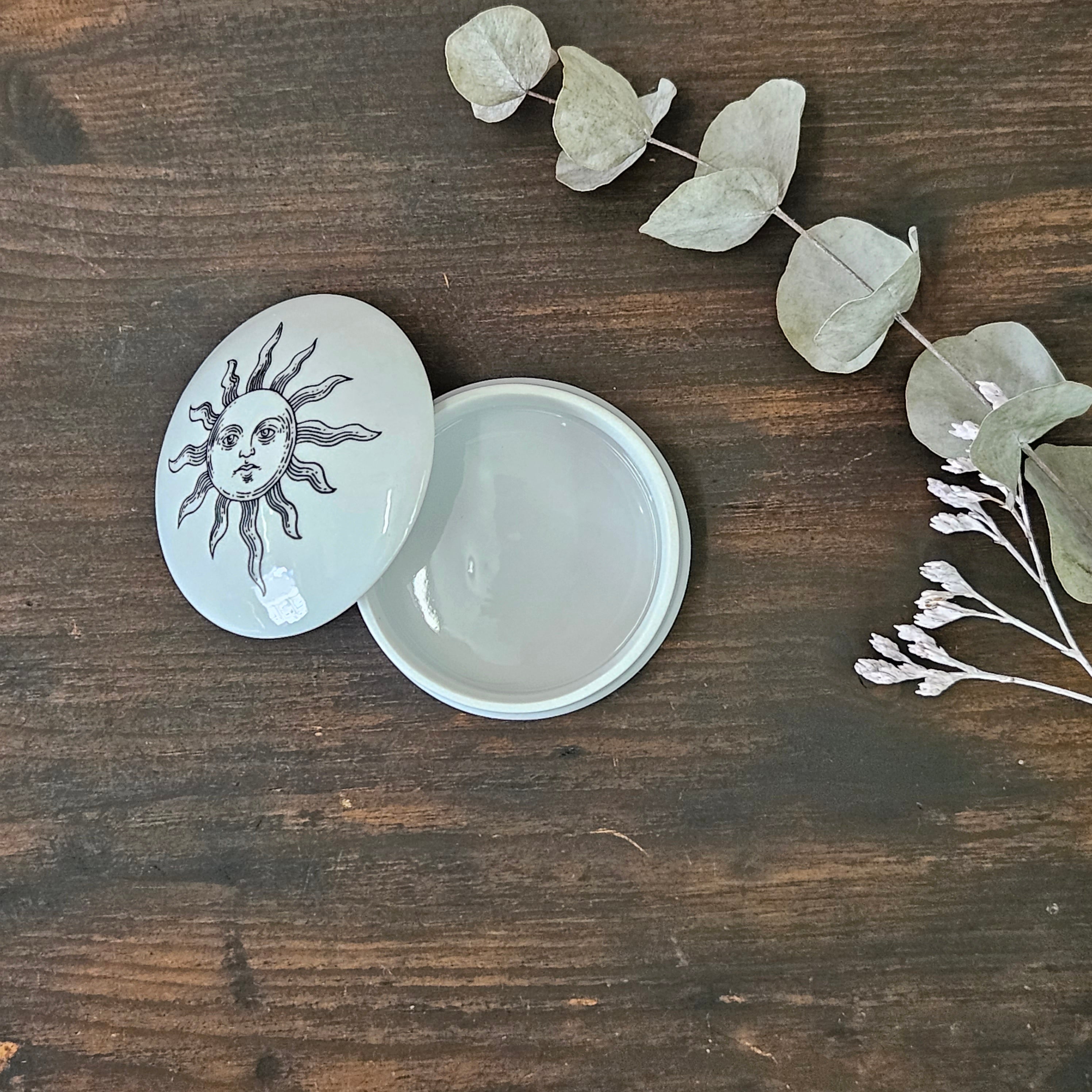 Celestial sun - Round porcelain box