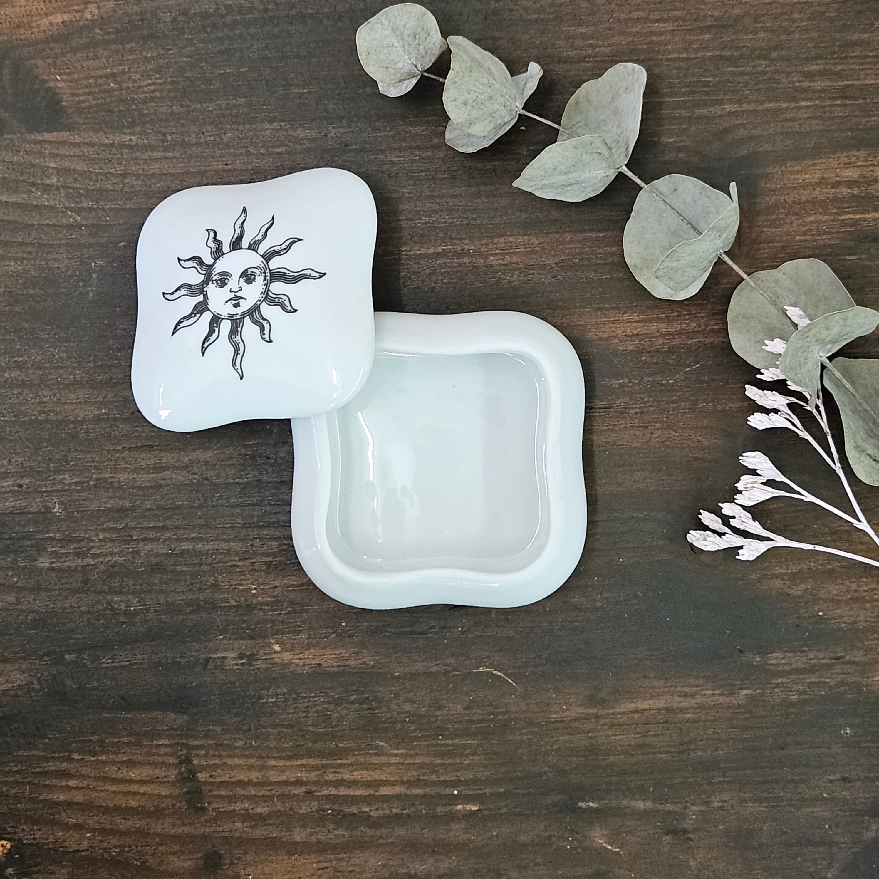Celestial Sun - Rounded square porcelain box