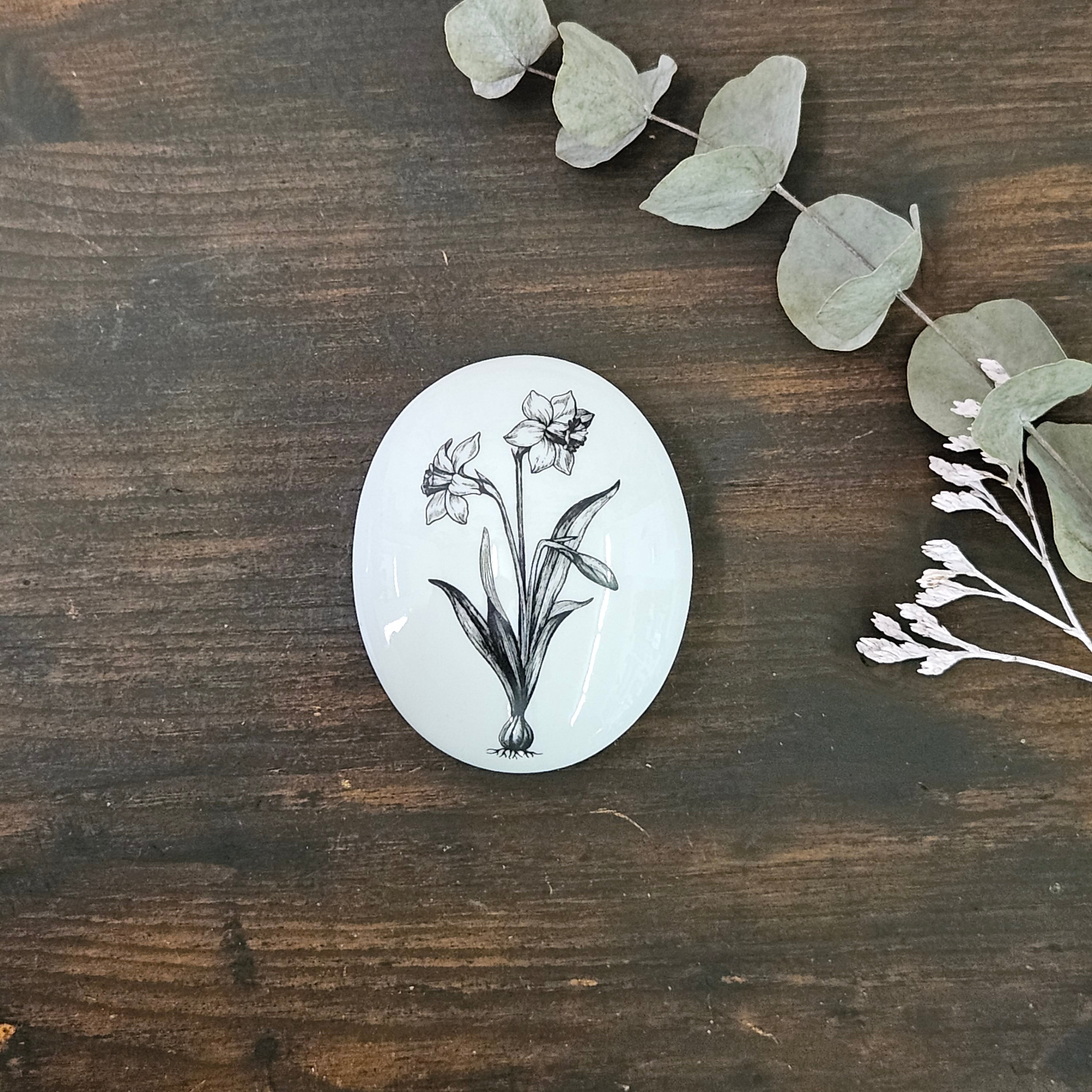 Daffodil - Oval porcelain box