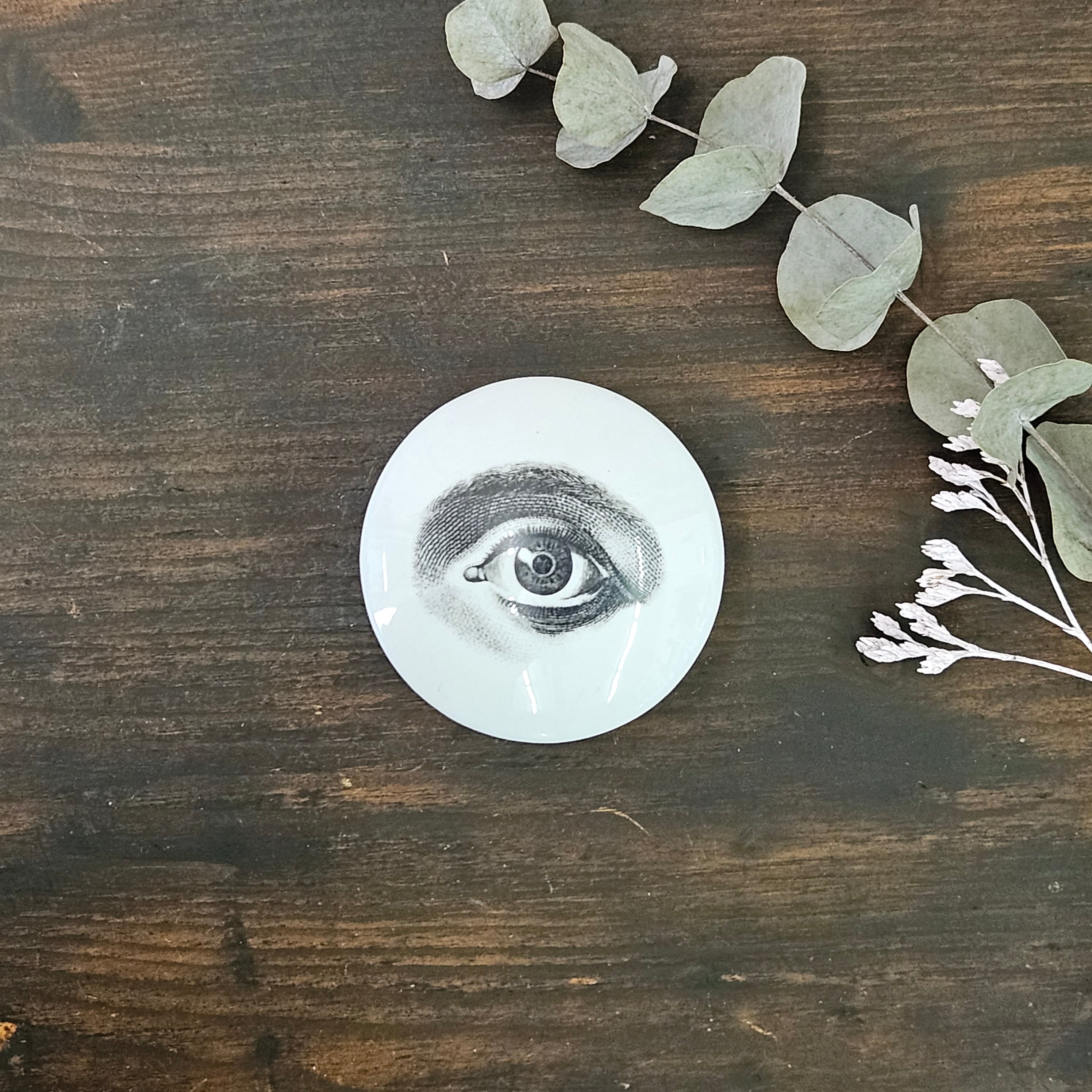 Lover's Eye - Round porcelain box