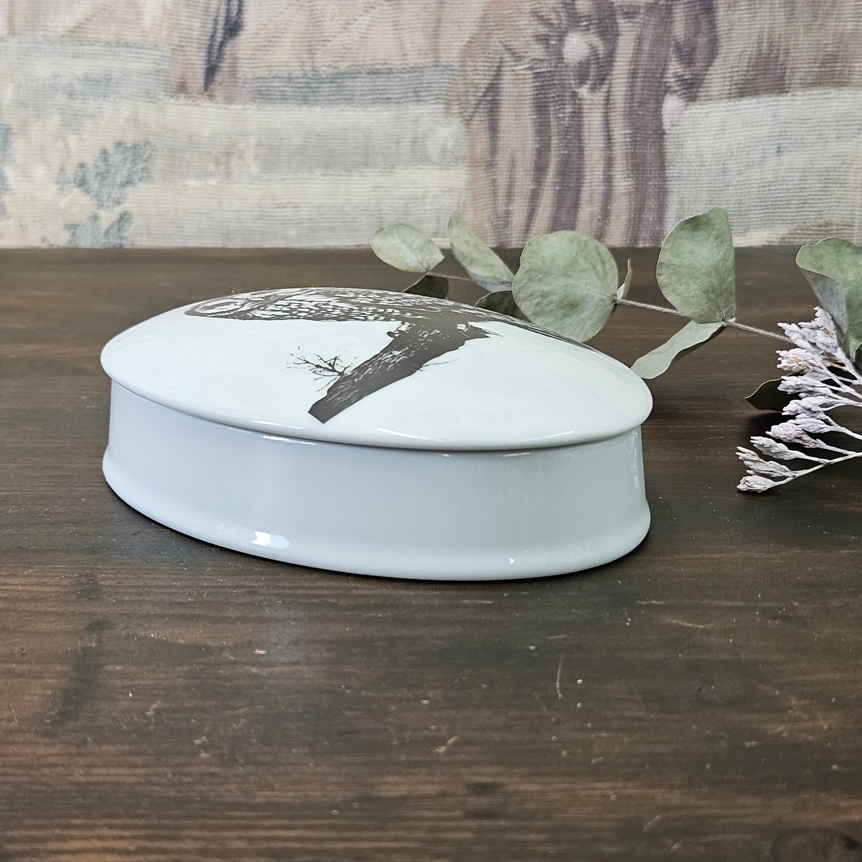 Sparrow - Big oval porcelain box
