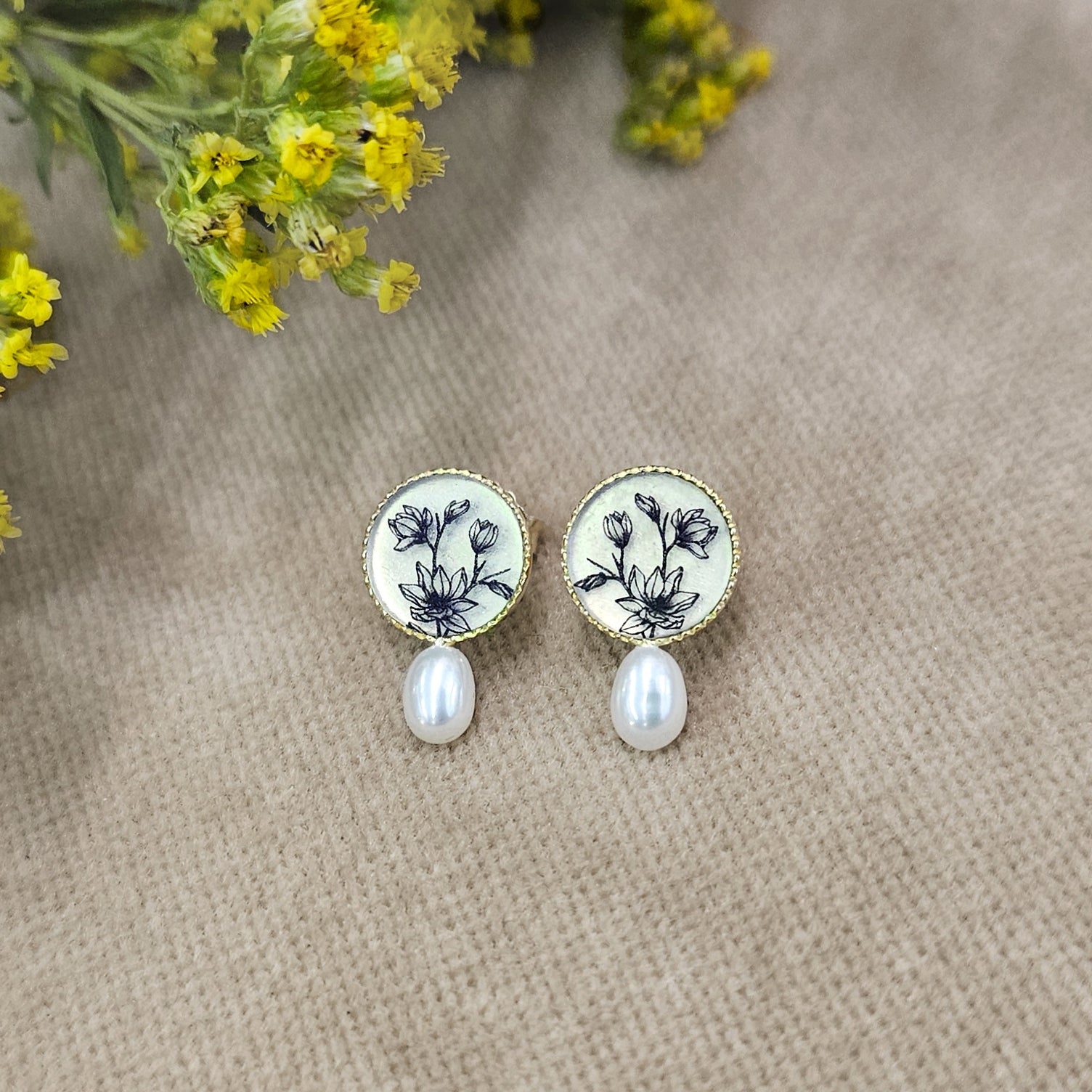 The Pearl Earrings - Magnolia - Gold Vermeil