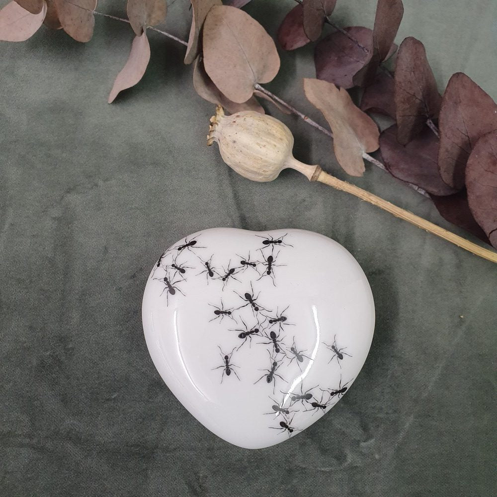 Ants - Heart porcelain box