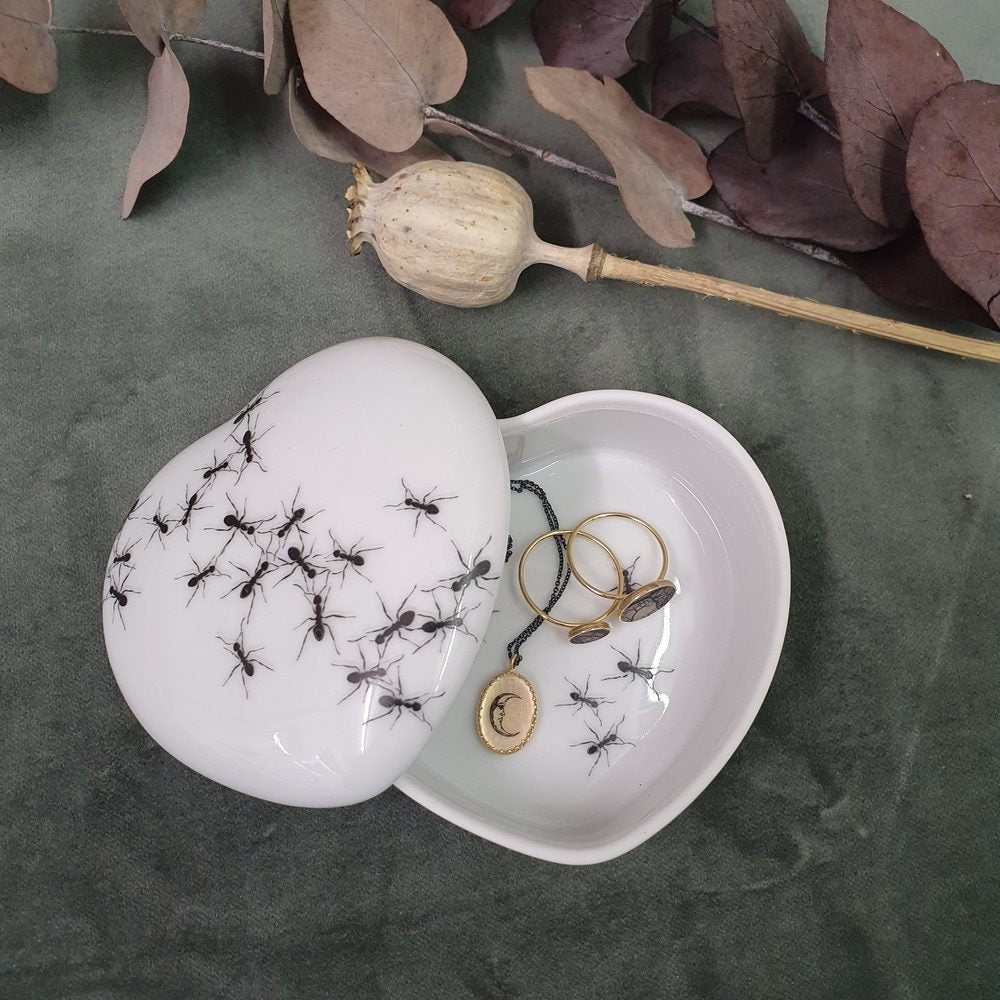 Ants - Heart porcelain box