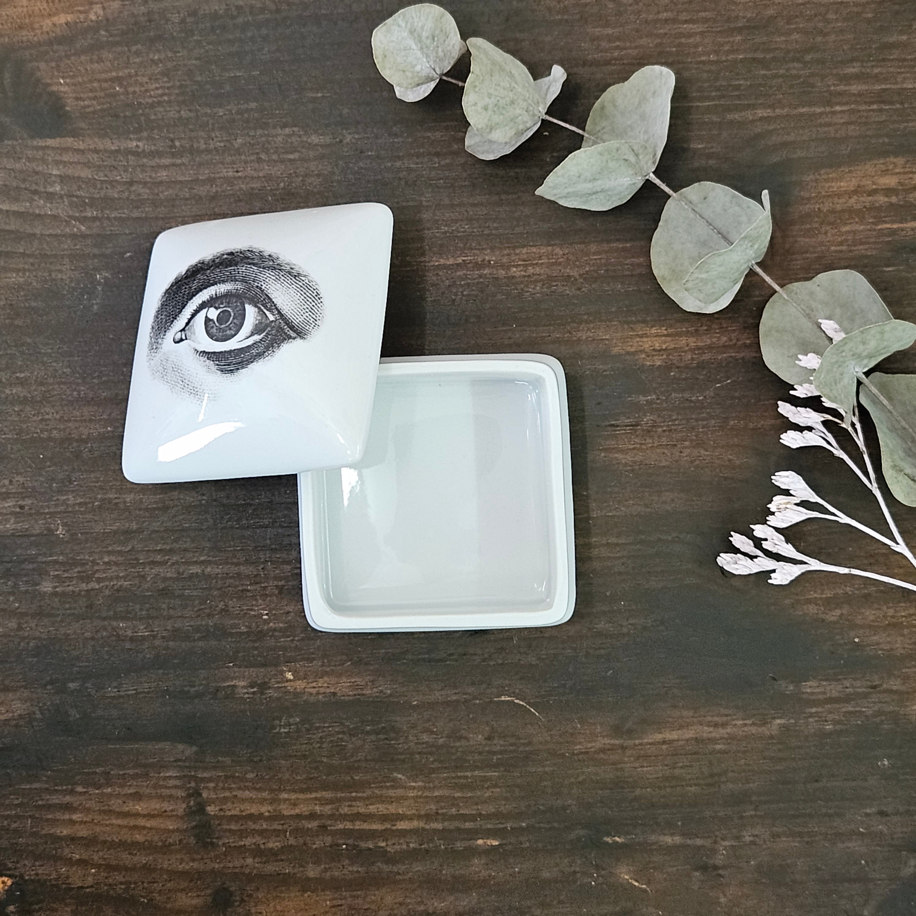 Lover's Eye - Square porcelain box