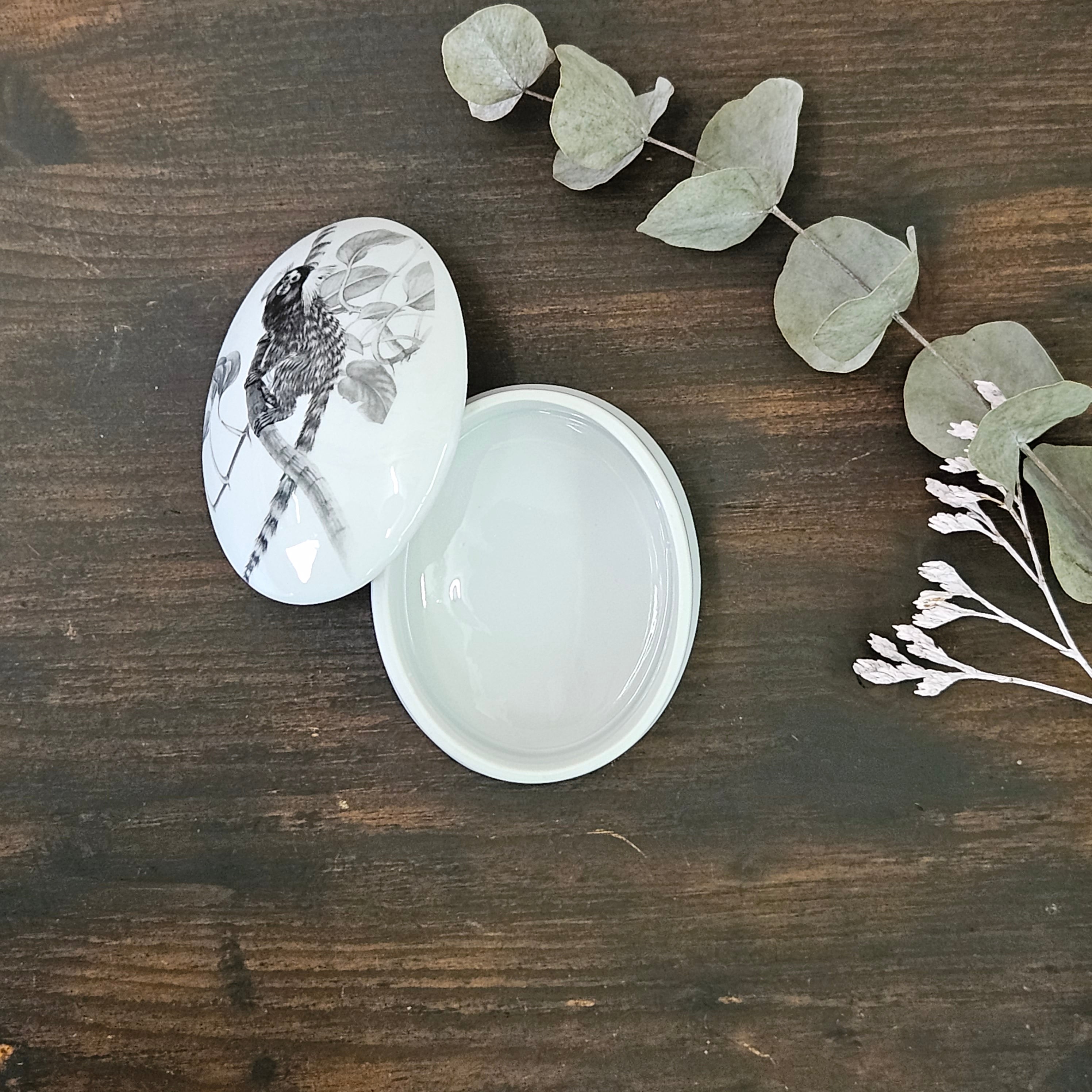 Monkey - Oval porcelain box