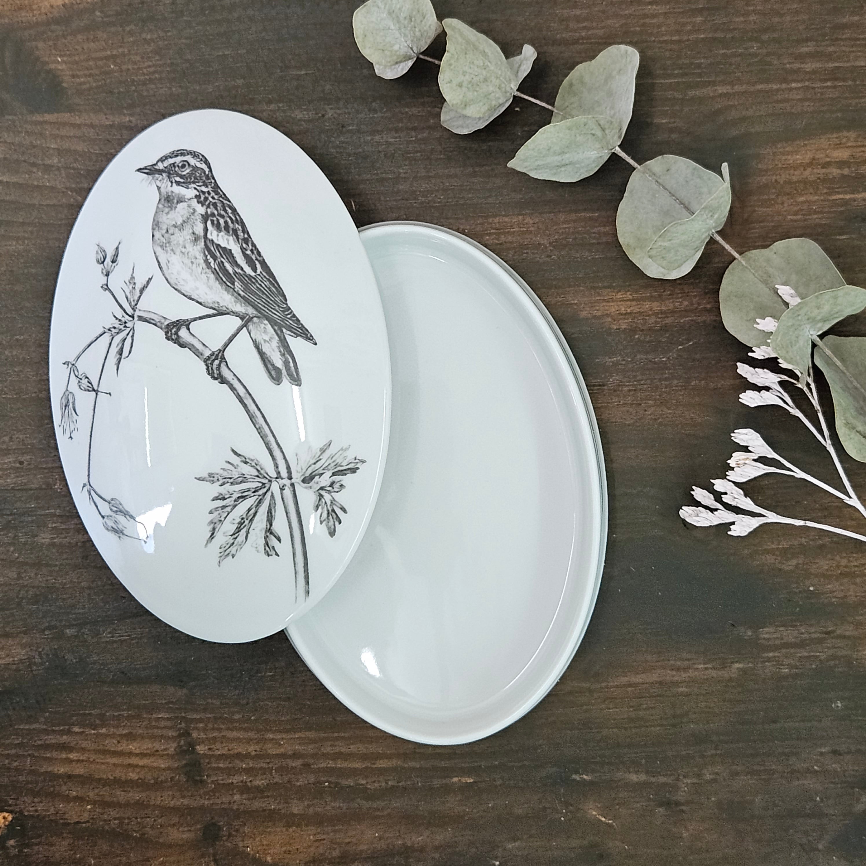 Sparrow - Big oval porcelain box