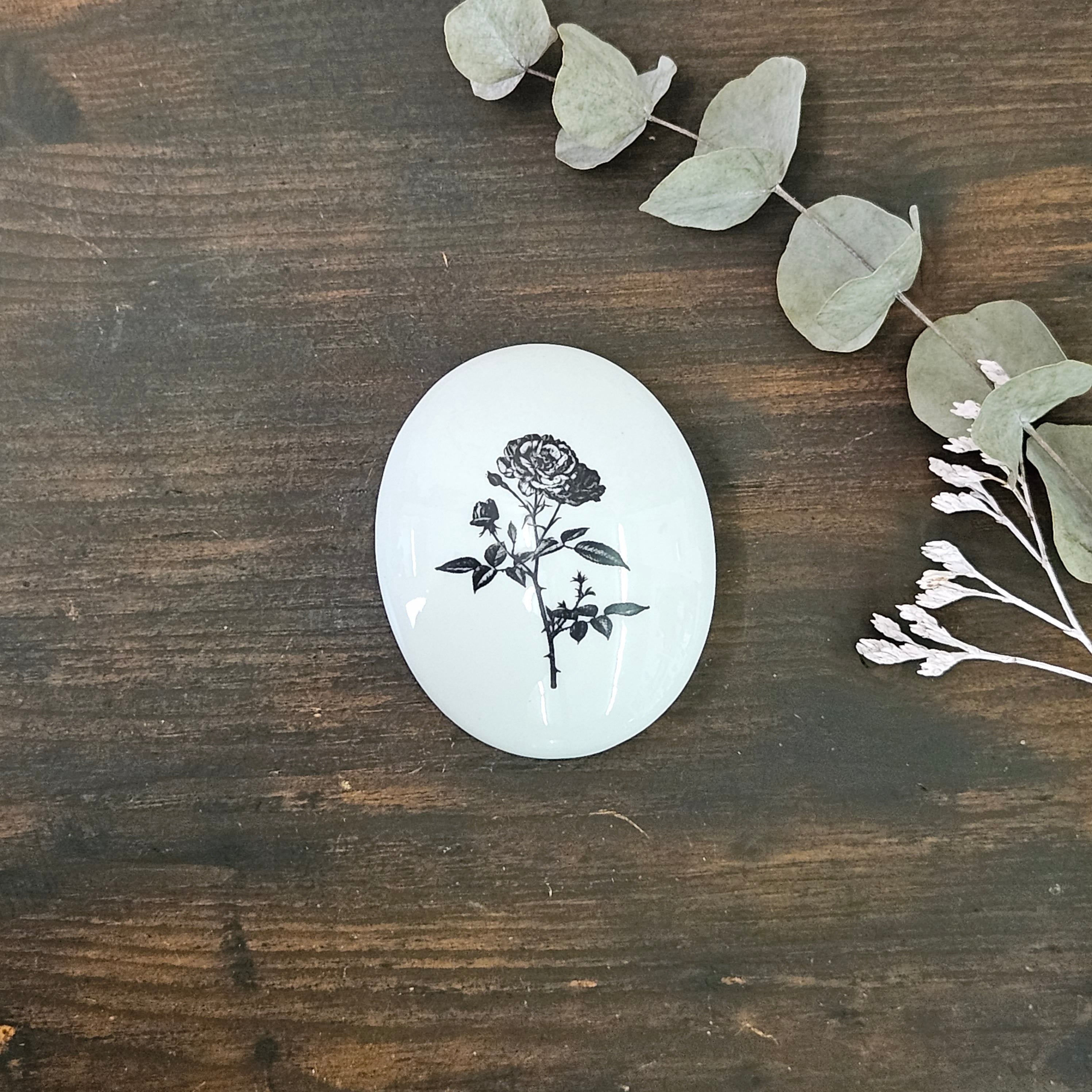 Rose - Oval porcelain box