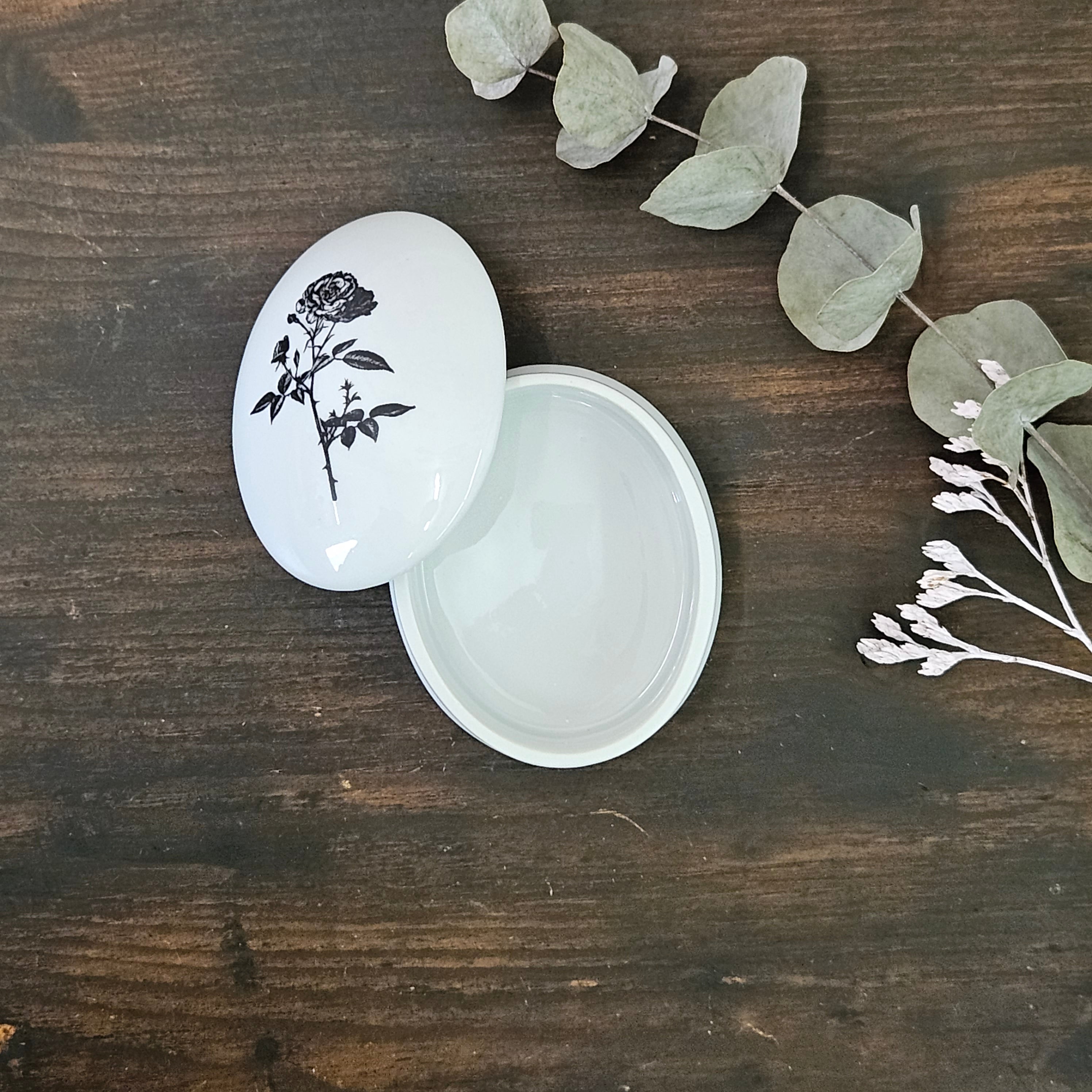 Rose - Oval porcelain box