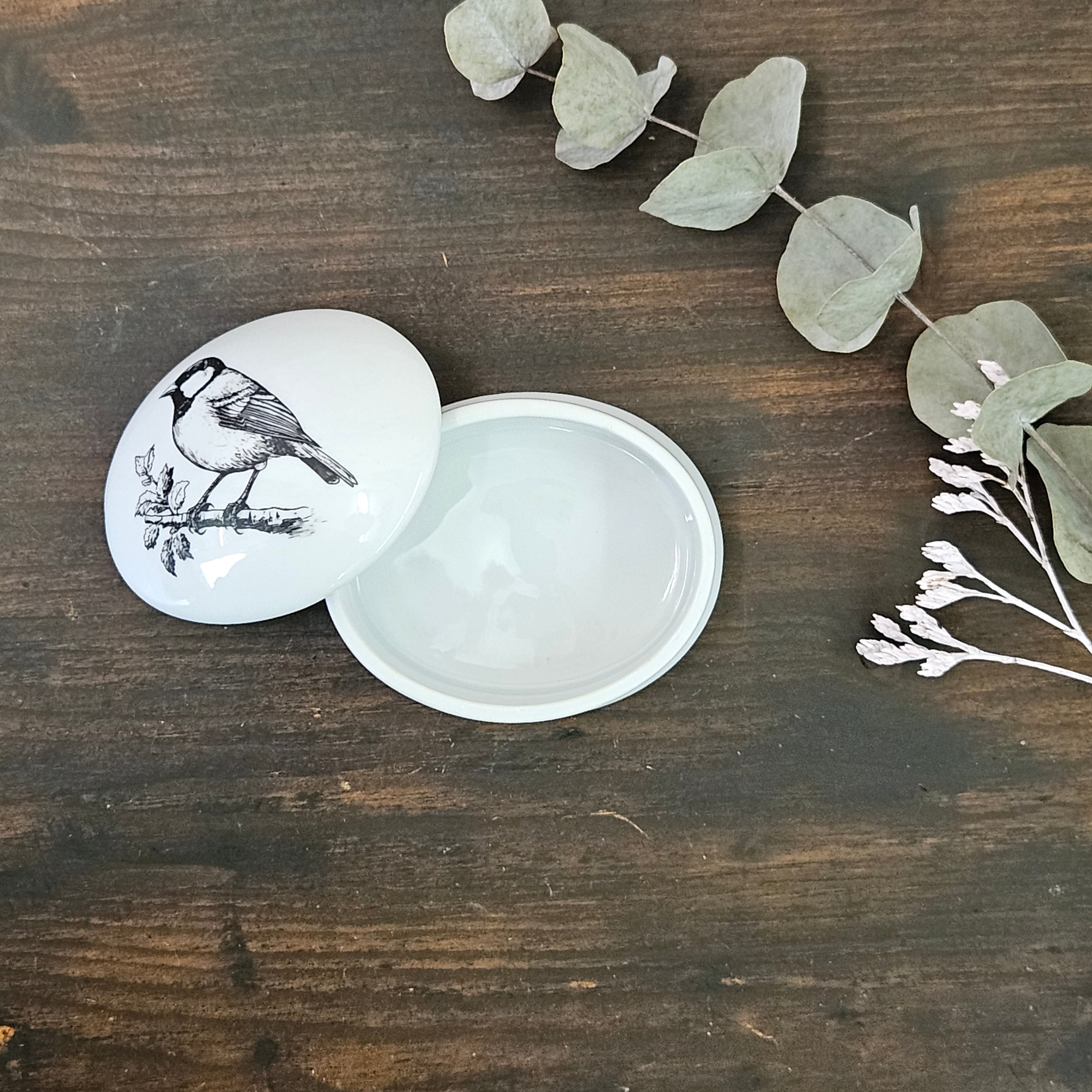 Sparrow - Oval porcelain box