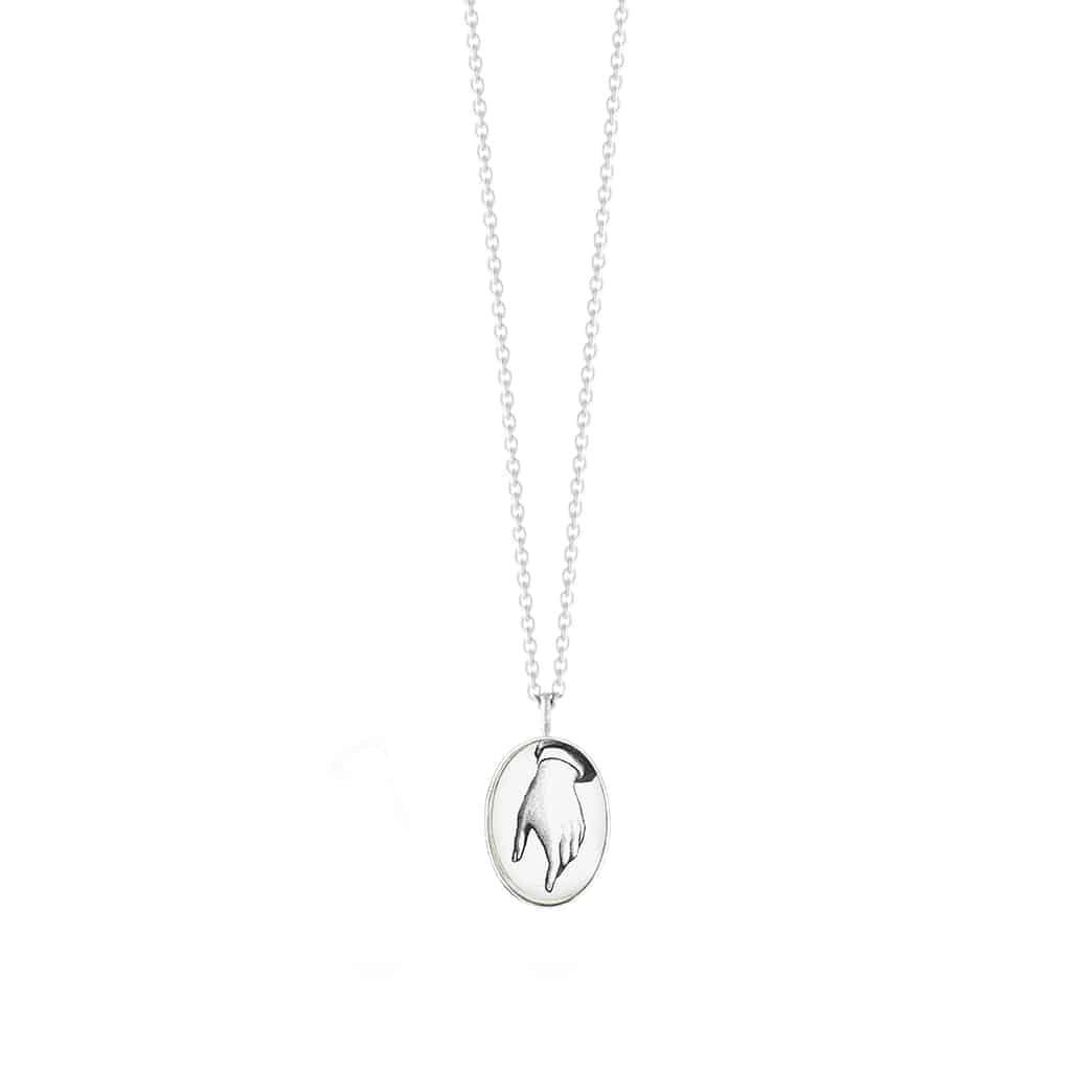 The oval Basic Pendant Necklace - Victorian Hand